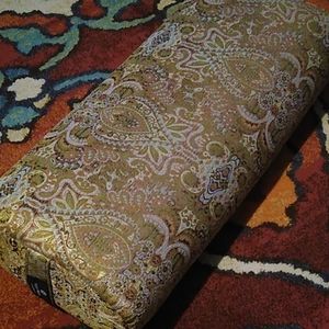 new Hugger mugger bolster